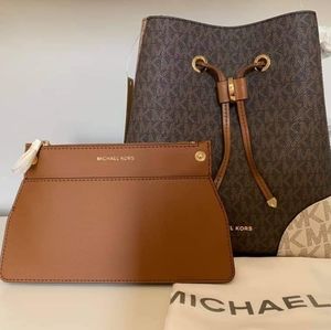 MK RETAIL BUCKET BAG